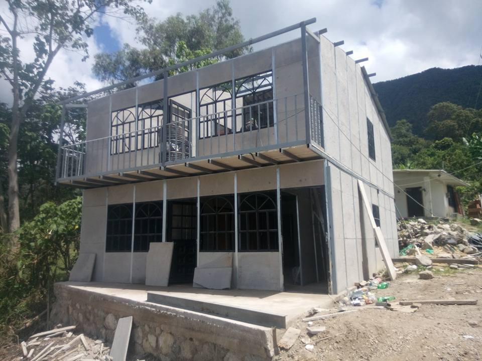 Imagen despues casa de 112M - dos pisos